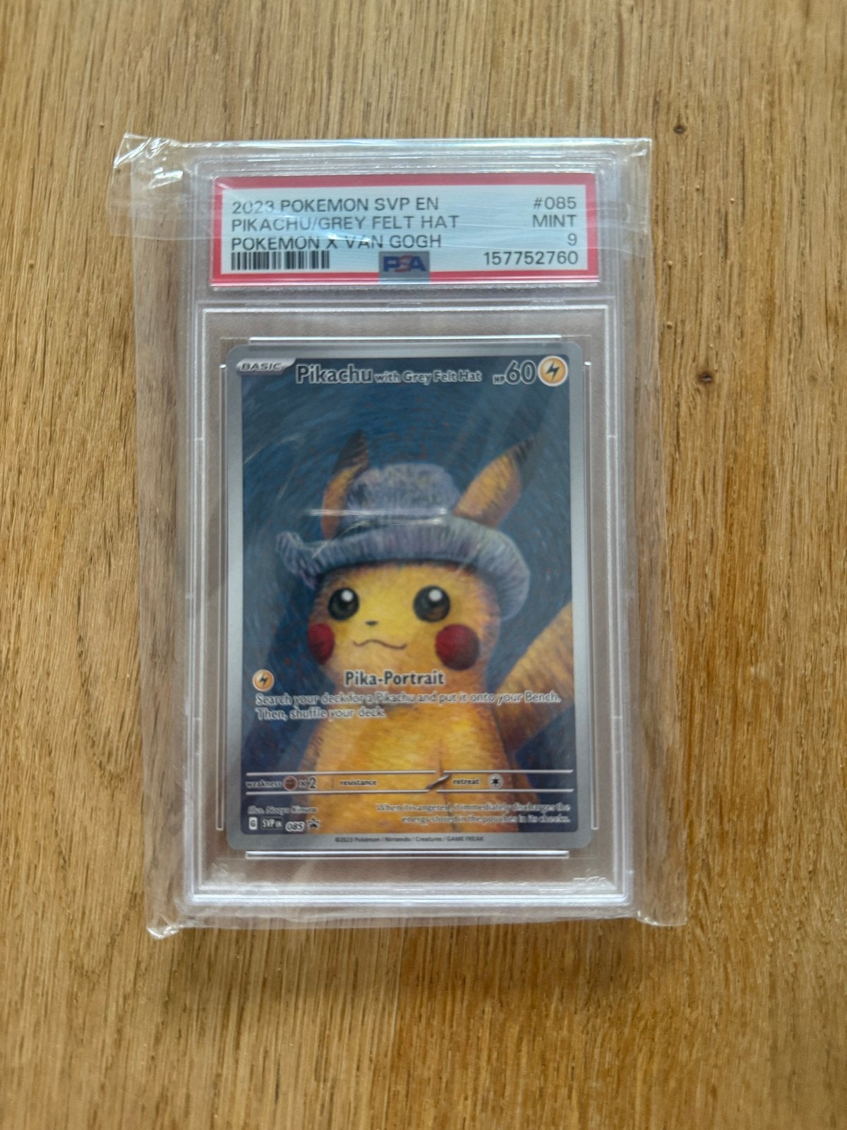 Pikachu met Grijze Vilten Hoed PSA 9 MINT Pokémon Kaart, Hobby en Vrije tijd, Ophalen of Verzenden, Zo goed als nieuw, Losse kaart