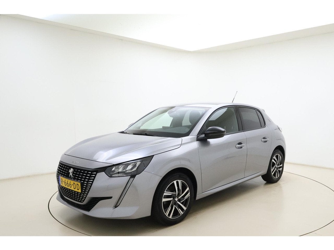 Peugeot 208 1.2 PureTech Allure | Climate control | Cruise c, 101 pk, Gebruikt, 1199 cc, 49 €/maand