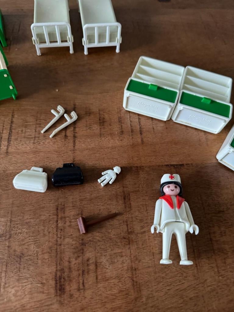 Playmobil vintage 3495 Ziekenzaal en Vintage babykamer 3593, Ophalen of Verzenden, Gebruikt, Los playmobil