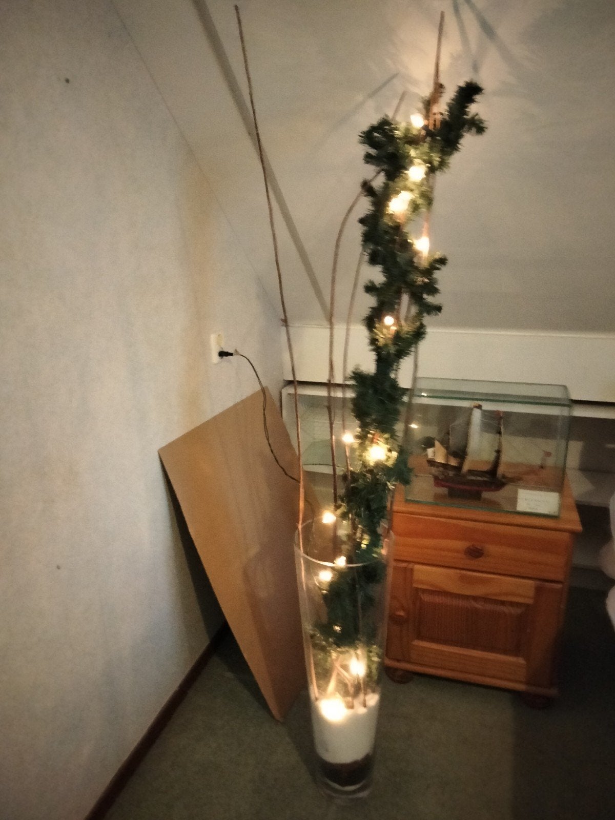 Decoratieve vaas met kerstverlichting en takken, Ophalen, Zo goed als nieuw, Modern, Wit