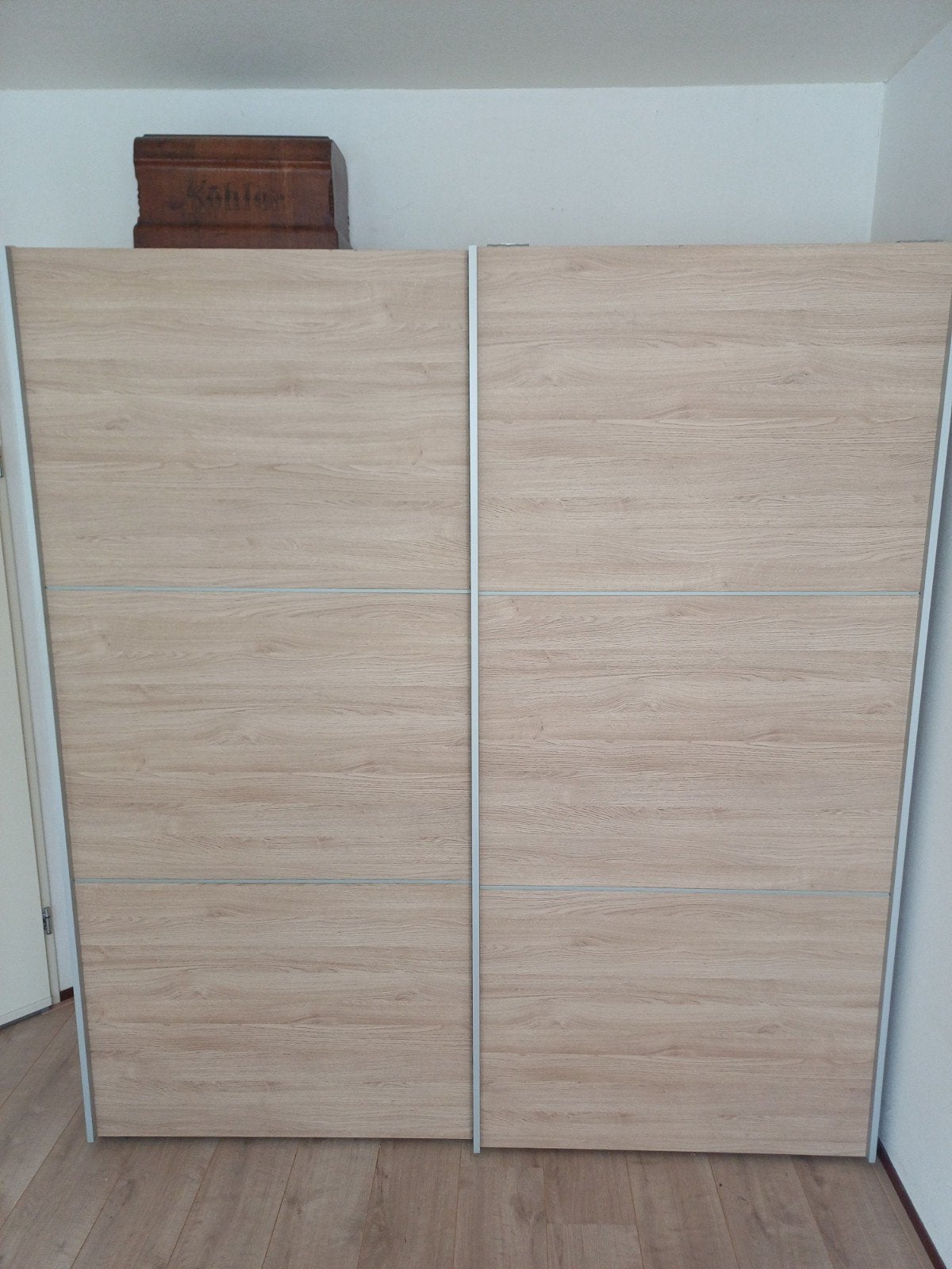 Kledingkast met schuifdeuren en planken/hangruimte, Gebruikt, 100 tot 150 cm, 200 cm of meer, Met plank(en)