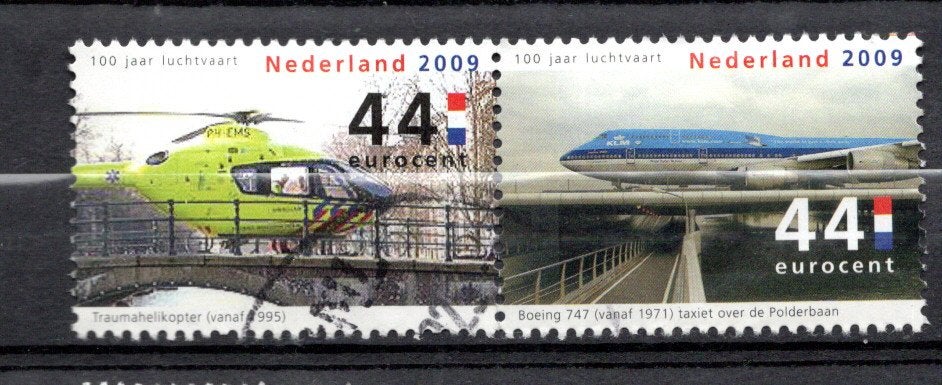 gestempelde zegel. jaar 2009:  paartje vliegtuigen, Ophalen of Verzenden, Na 1940, Gestempeld