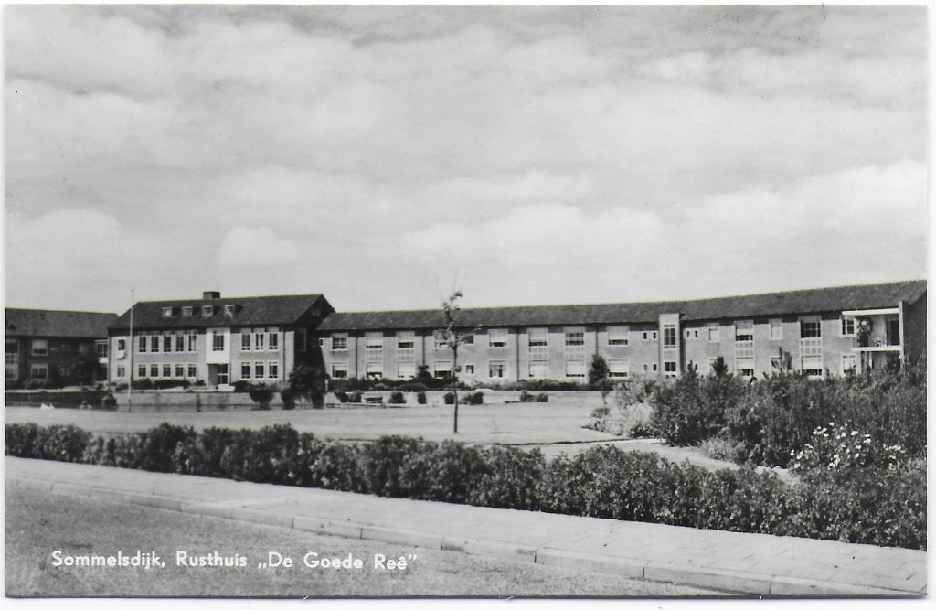 Sommelsdijk Rusthuis De goede ree Ansichtkaart ( B7019), Verzamelen, Ophalen of Verzenden, 1940 tot 1960, Ongelopen, Zuid-Holland
