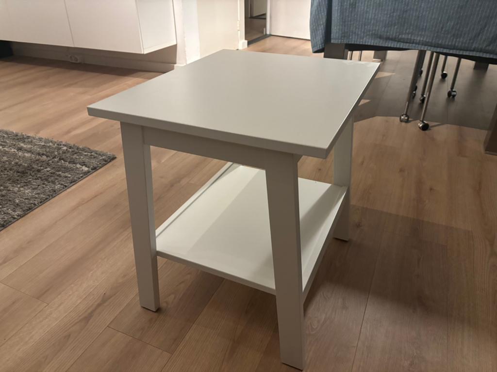 Lunnarp witte bijzettafel/nachtkastje van Ikea, 2 stuks, Ophalen, Gebruikt, Rechthoekig