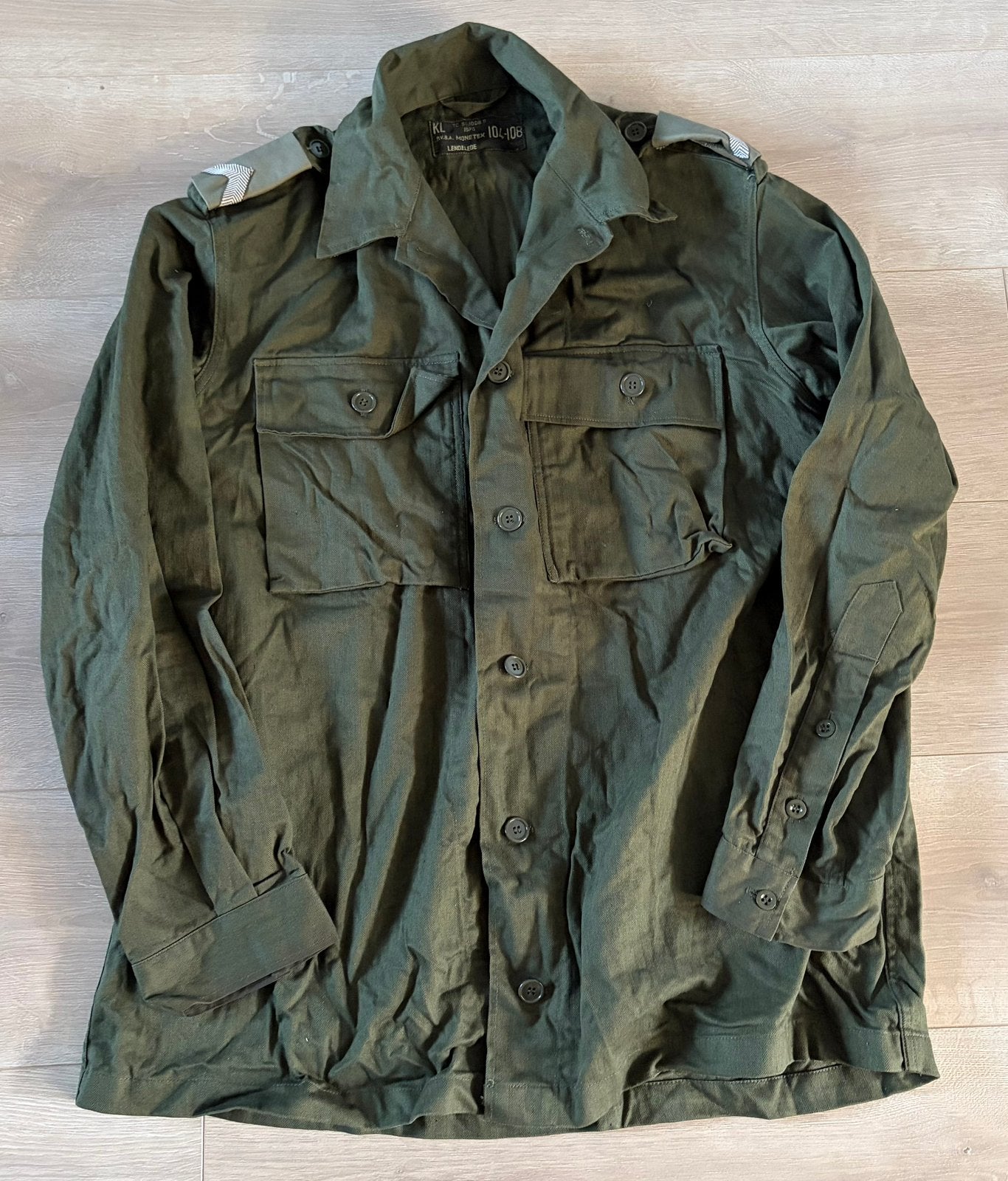KL jas/blouse 1970 maat 104-108, Verzamelen, Ophalen of Verzenden, Landmacht, Nederland, Kleding of Schoenen