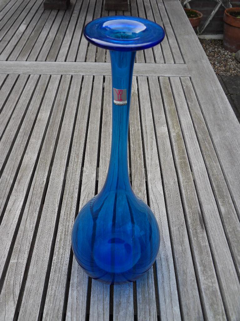 Euroglass design, koningsblauwe vaas. Uniek. Nieuw. H 39 cm, Huis en Inrichting, Woonaccessoires | Vazen, Blauw, Nieuw, Ophalen of Verzenden