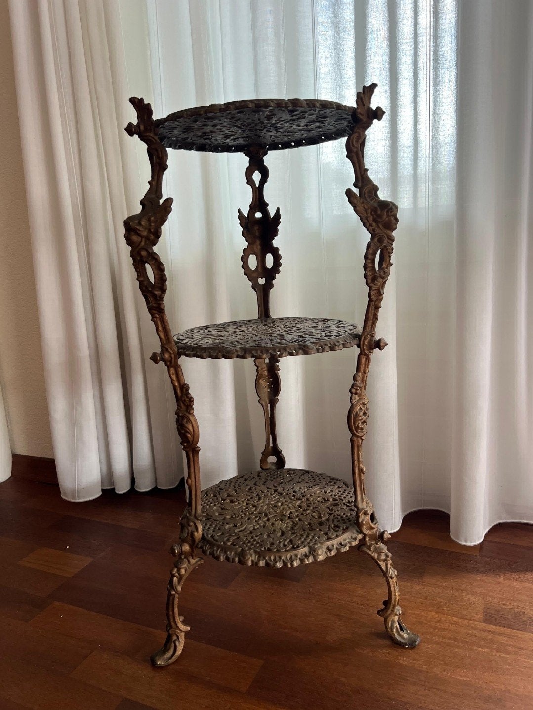 Antieke planten  etagere, Ophalen