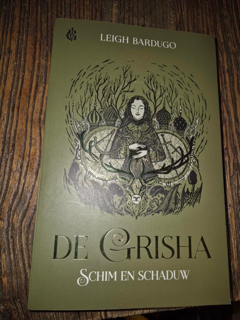 De Grisha: Schim en Schaduw - Leigh Bardugo, Ophalen of Verzenden, Gelezen