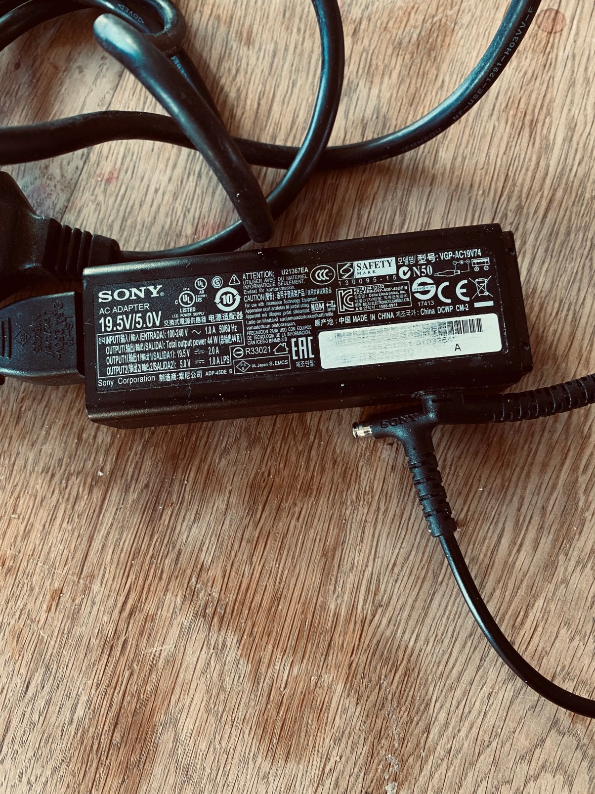 Sony laptop adapger 19,5 b , 2 A, Ophalen, Zo goed als nieuw, Sony