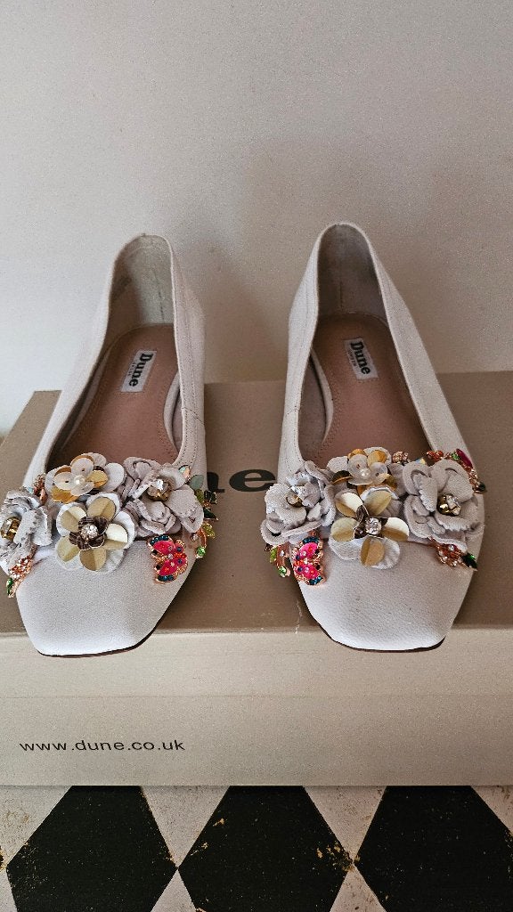 Dune London Ballerina's met bloemen en steentjes, Wit, Zo goed als nieuw, Dune London, Ballerina's