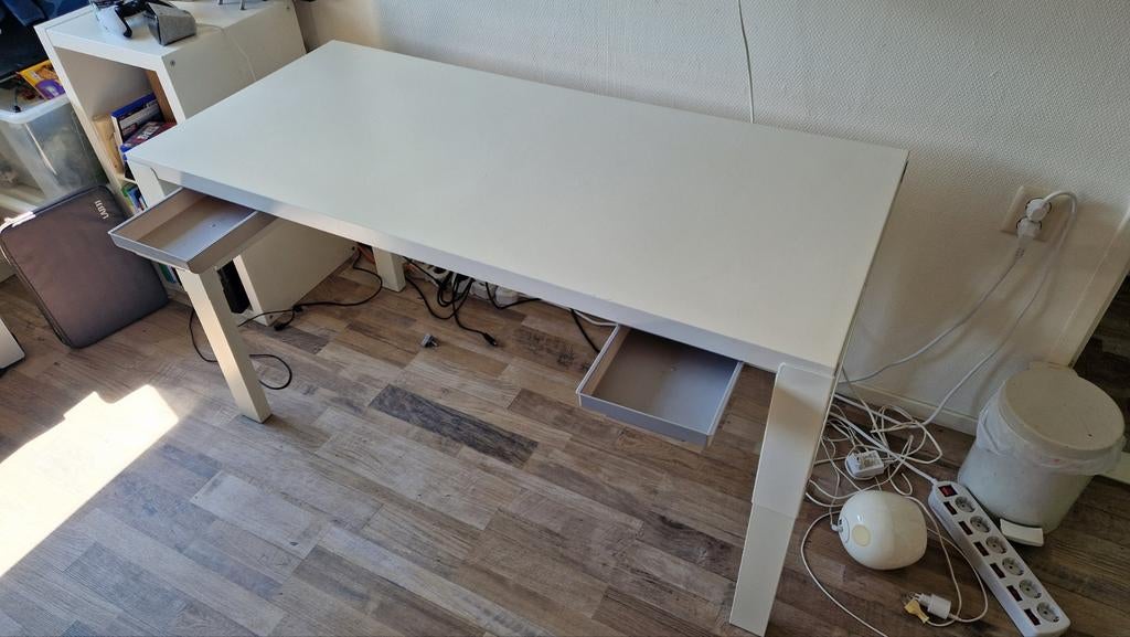 Mooi bureau 128x58cm, 3 hoogtes, metalen poten, 2 lades, Ophalen, Gebruikt, Metaal, Overige merken