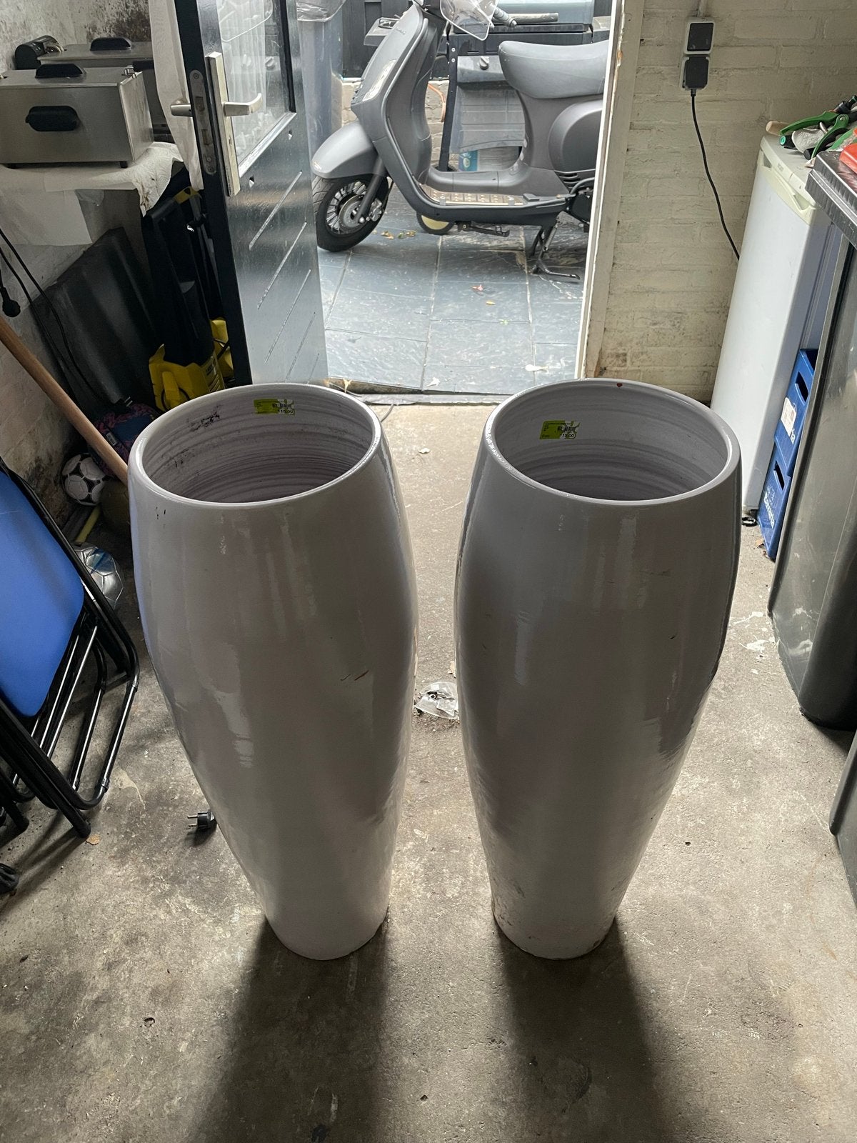 Set van 2 grote witte vazen - Brox D33 H90cm, Ophalen of Verzenden, Gebruikt, Geschikt voor buiten, Wit