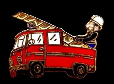 Brandweerauto pin met mannetje, Verzenden, Nieuw, Transport, Speldje of Pin