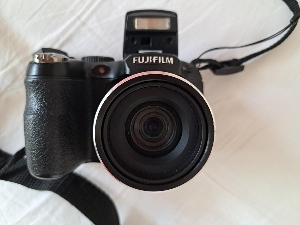 Digitale camera Fujifilm FinePix S2500HD. Incl. Cullmann tas, Ophalen of Verzenden
