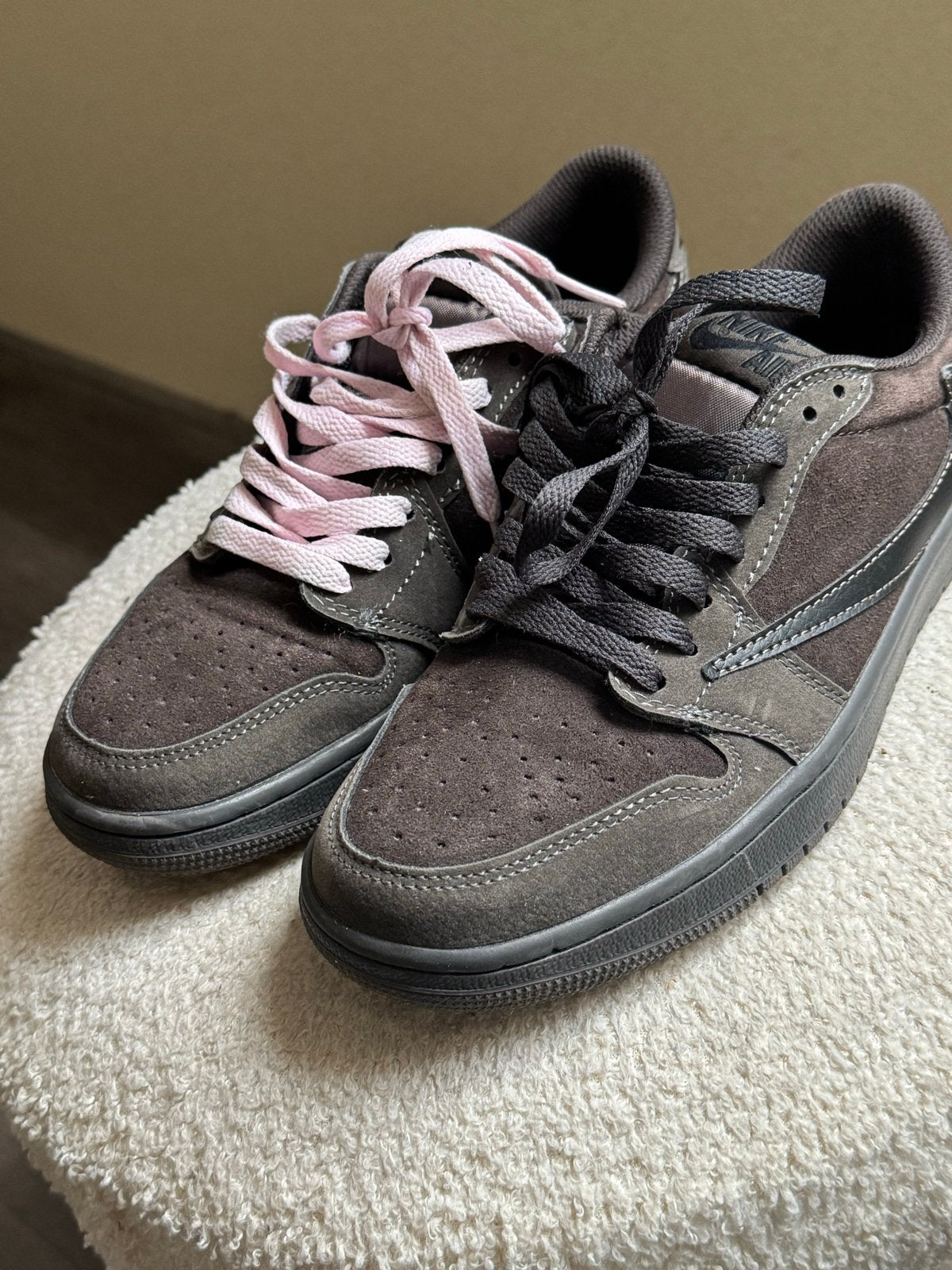Nike Air Jordan 1 Low Travis Scott Mocha, Ophalen of Verzenden, Gedragen, Bruin, Sneakers of Gympen