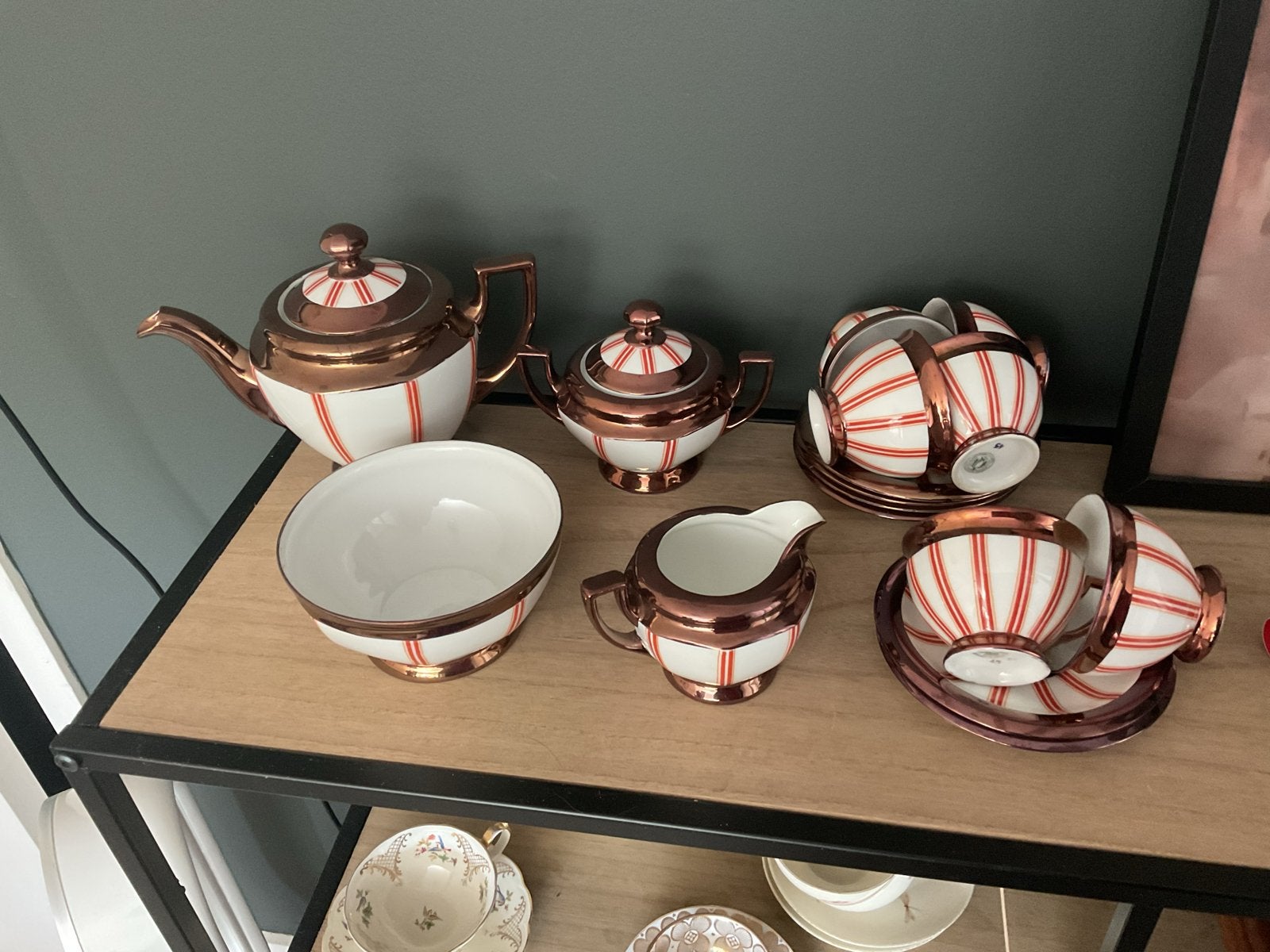 Vintage theeservies met koperen accenten - Chipvrij, Antiek en Kunst, Ophalen of Verzenden