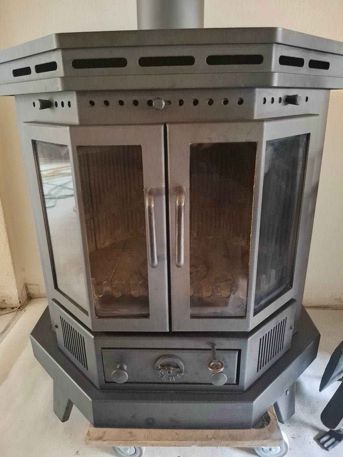 Te koop..!! Houtkachel met Rookkanaal en Haardstel, Huis en Inrichting, Kachels, Ophalen, Gebruikt, Houtkachel, Vrijstaand