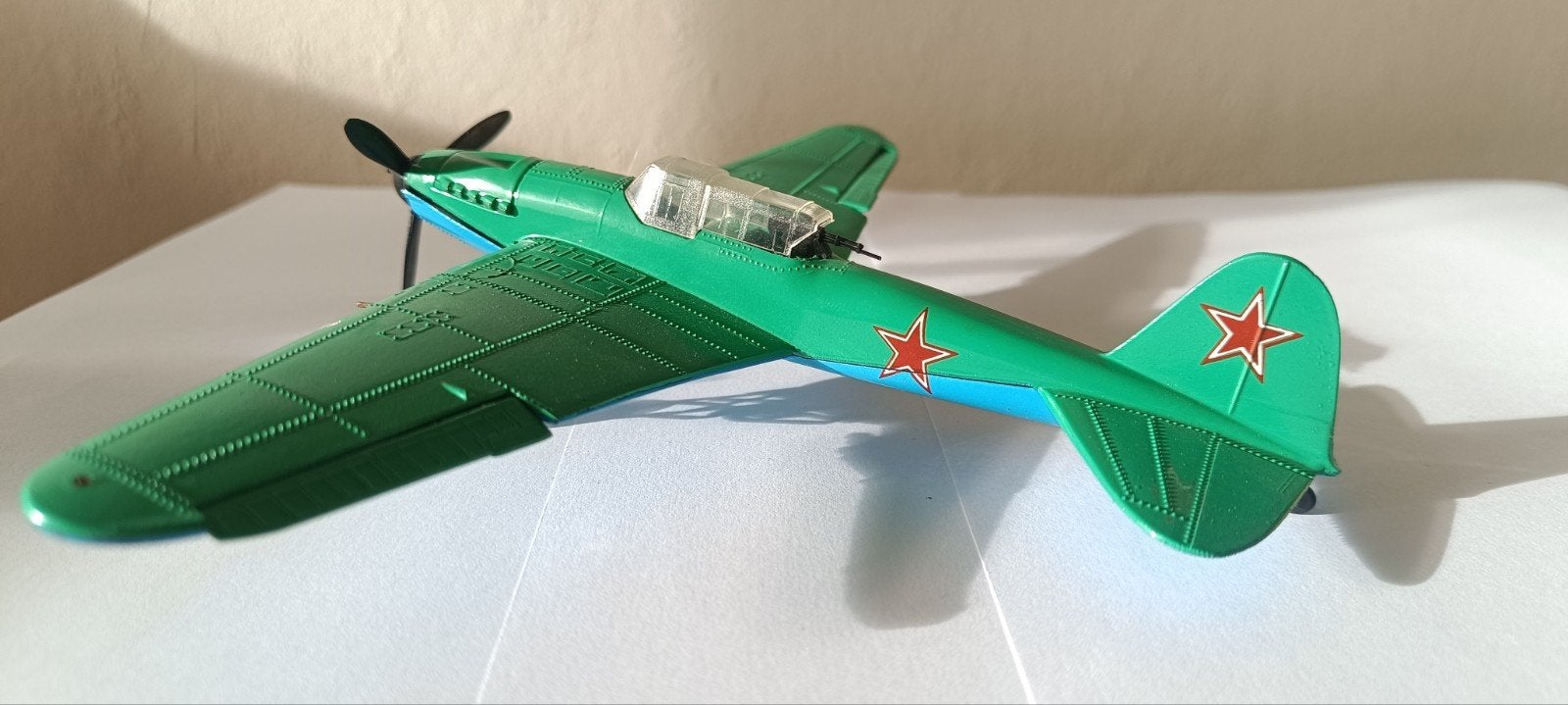 Russische vliegtuigen made in Rusland, Verzamelen, Verzenden, Nieuw, Schaalmodel
