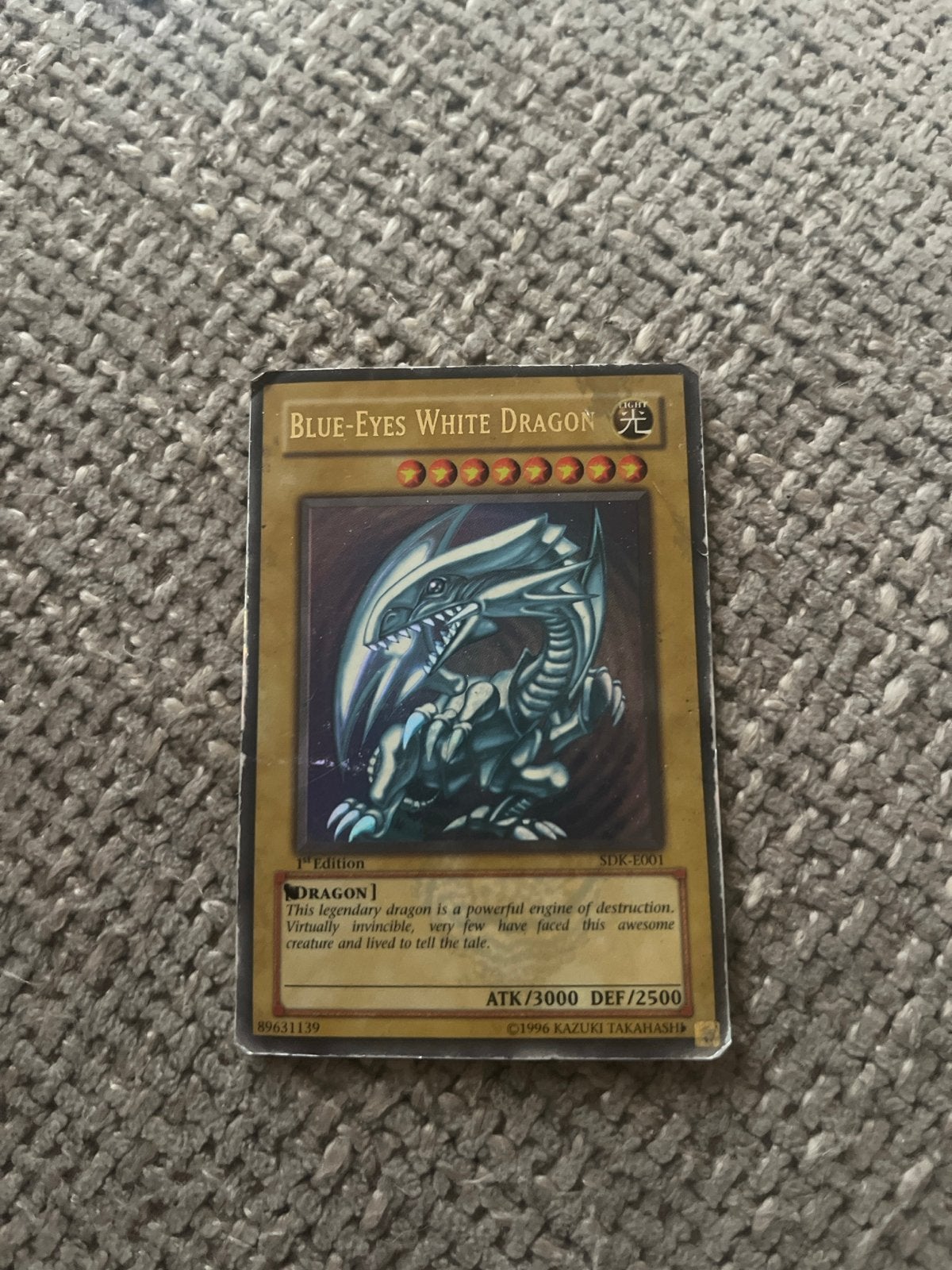 Yu-Gi-Oh! Blue-Eyes White Dragon 1st Edition SDK-E001, Hobby en Vrije tijd, Verzamelkaartspellen | Yu-gi-Oh!, Ophalen of Verzenden
