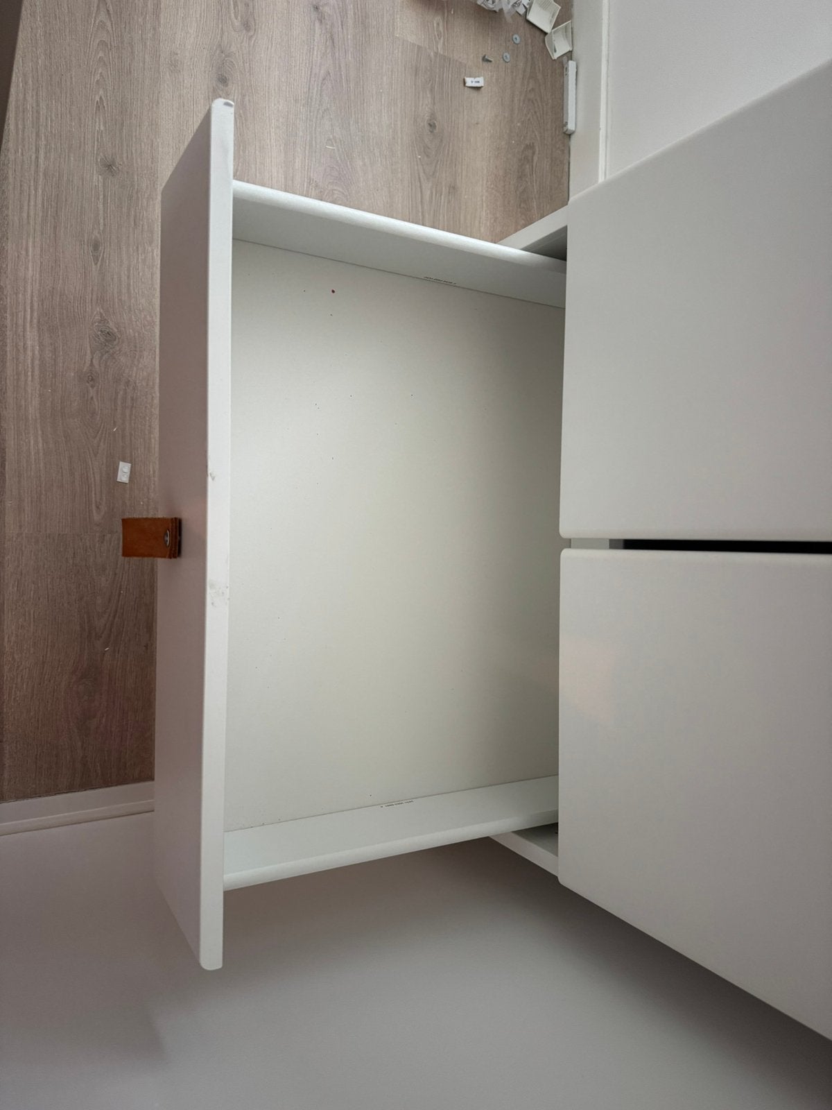 Foto 8 van Kledingkast kinderkamer Ikea Besta