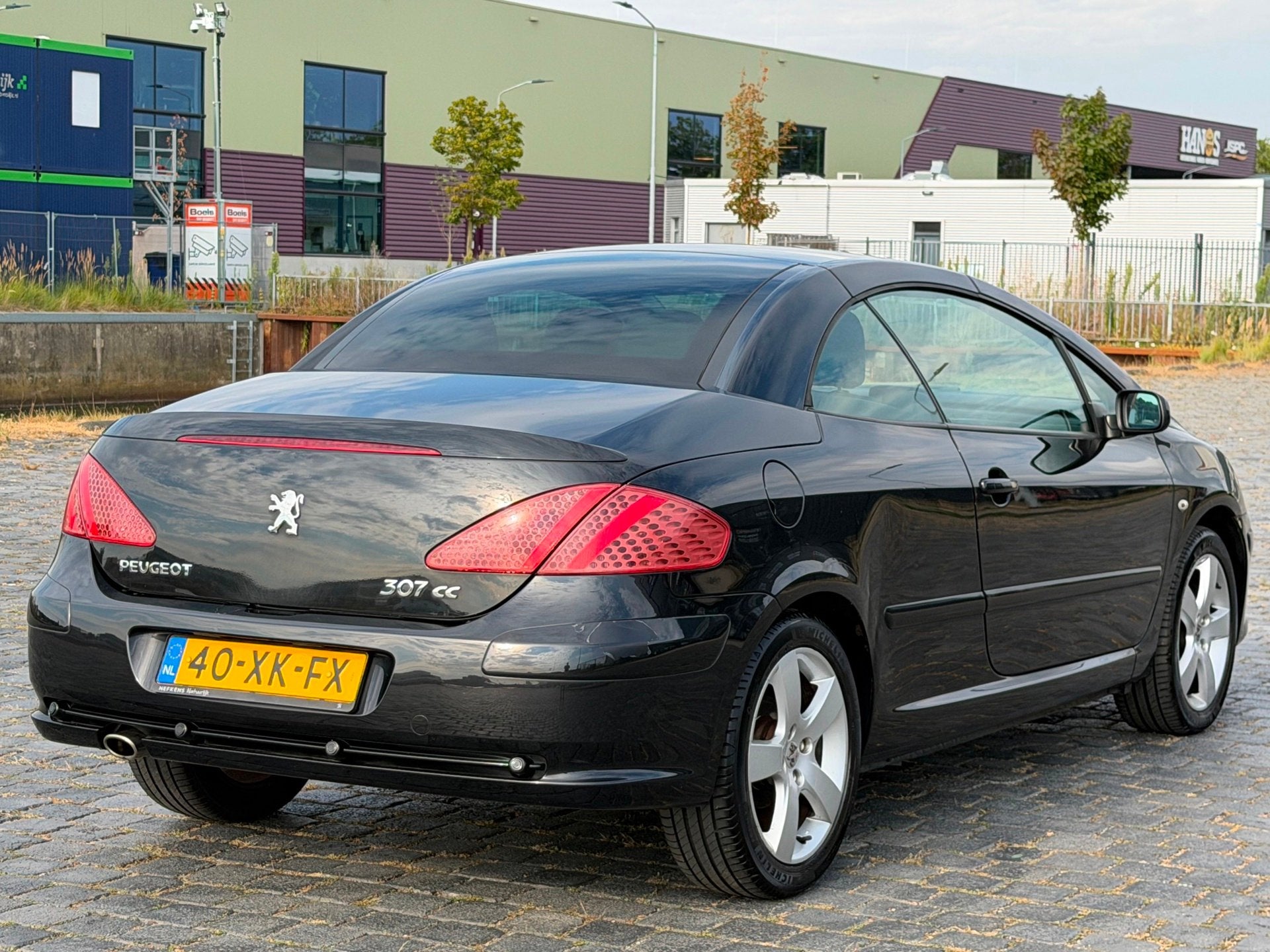 Peugeot 307 CC 2.0-16V LEER/CLIMA/NAP/APK DAK WERKT NIET!, Auto's, Voorwielaandrijving, Gebruikt, Zwart, 4 cilinders