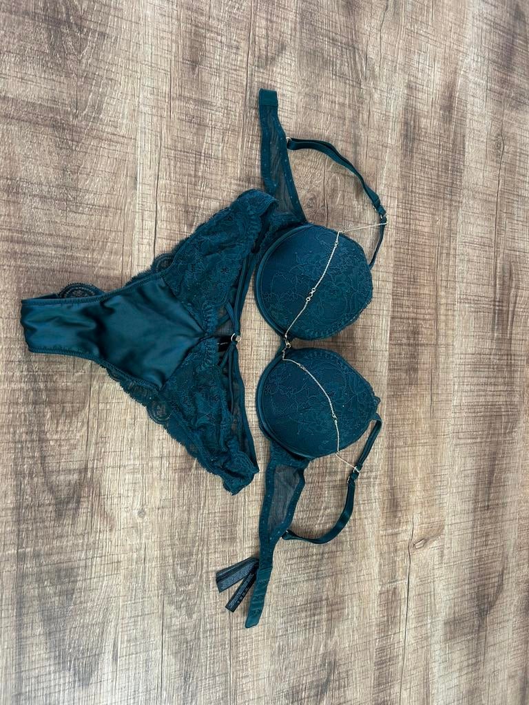 Nieuw donkergroen setje maat 70D + S, Kleding | Dames, Ondergoed en Lingerie, Ophalen of Verzenden, Groen, Setje