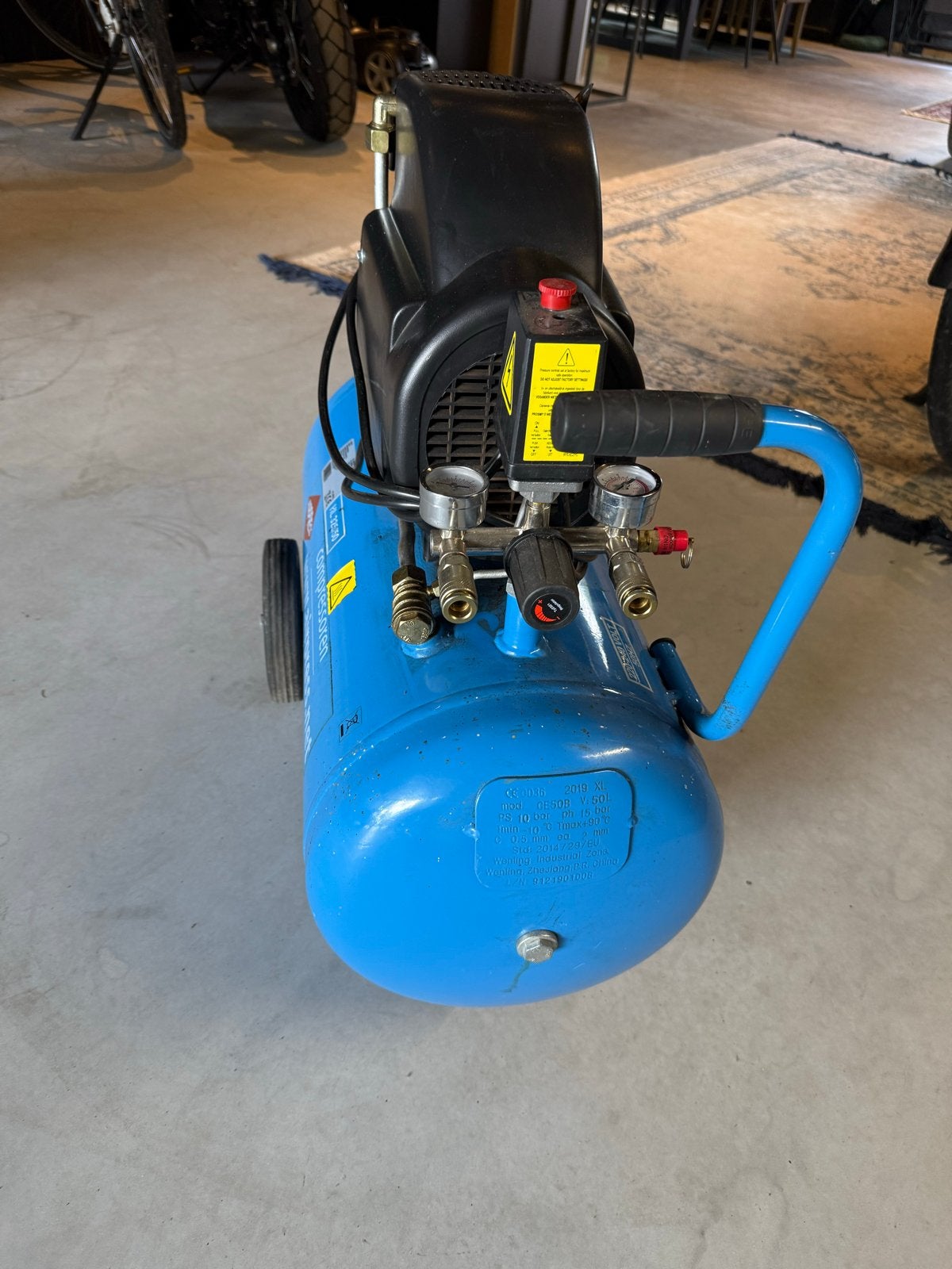 Airpress HL 325/50 Compressor - Zo goed als nieuw, Ophalen, 6 tot 10 bar, Zo goed als nieuw, 25 tot 100 liter