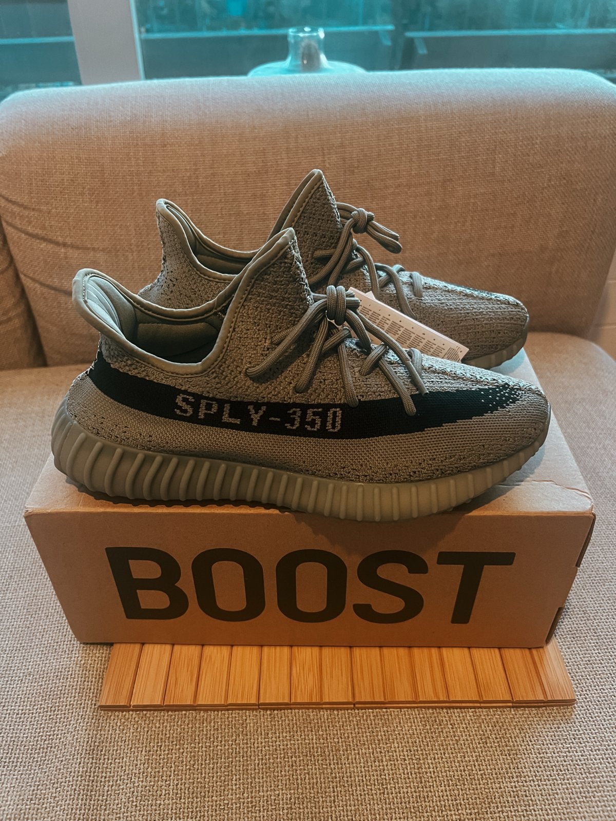 Yeezy Boost 350 V2 - Grijs - Maat 44, Ophalen, Nieuw, Overige kleuren, Sneakers of Gympen