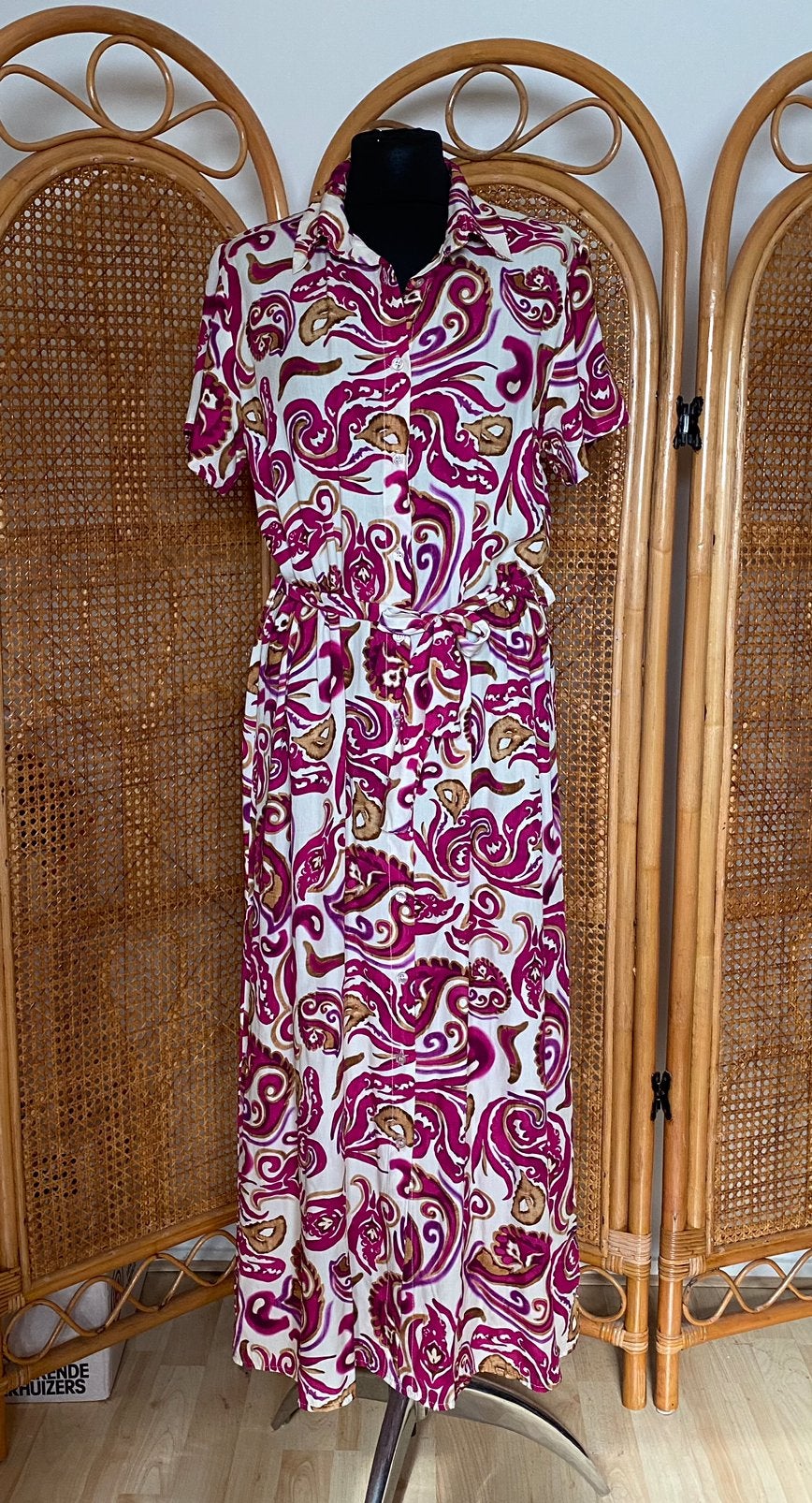 Nieuw: Iz Naiz collection doorknoopjurk in maat M 💃🏽, Maat 38/40 (M), Meerkleurig, Ophalen of Verzenden, Knielengte