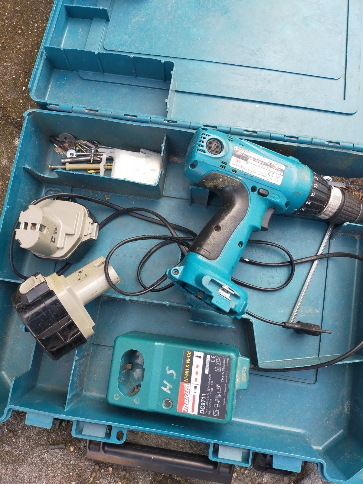 6 lege koffers en Makita 6316D accu boor accus defect, Ophalen of Verzenden