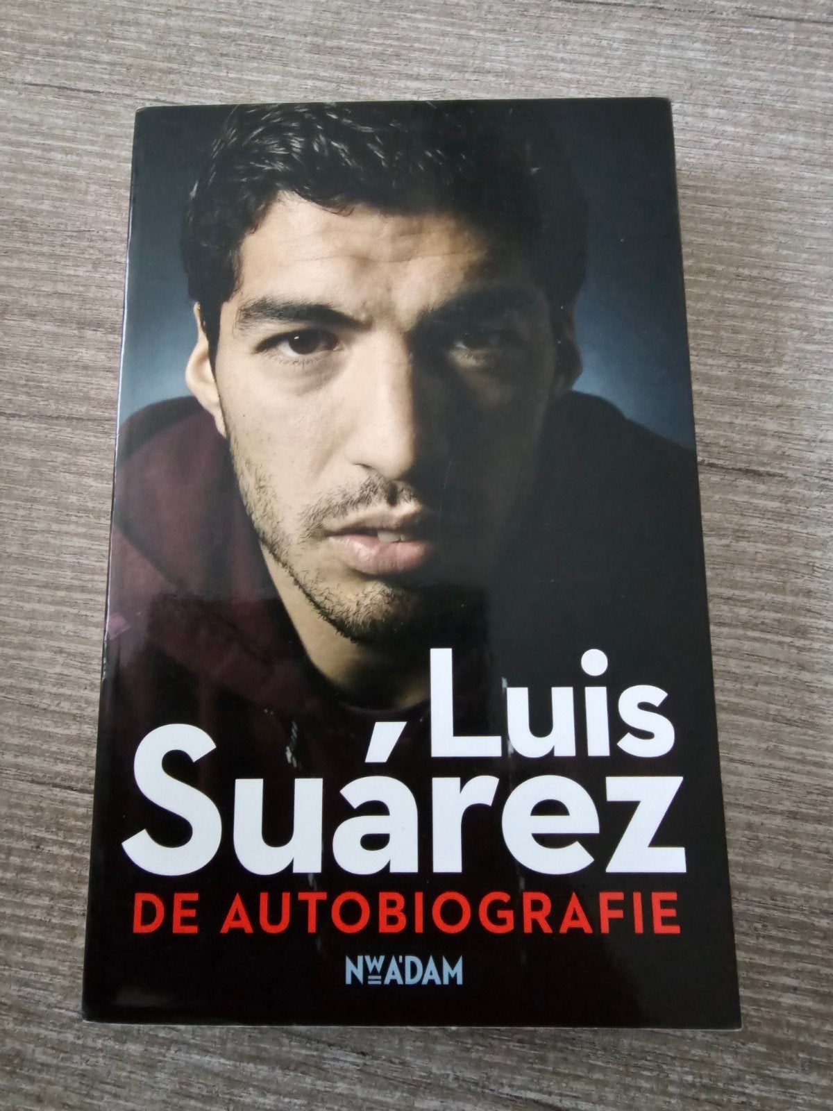Luis Suárez: De Autobiografie - Voetbalboek, Ophalen of Verzenden, Gelezen, Luis Suárez, Sport