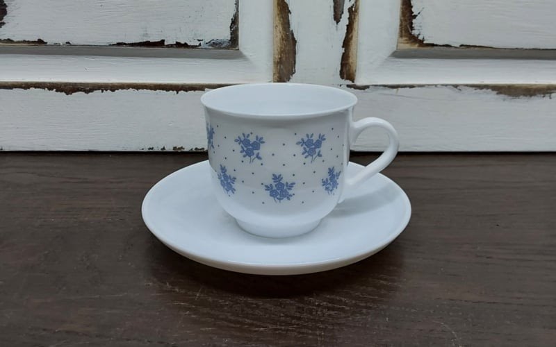 Arcopal Opaline kopje, Dainty blue flower,  5 beschikbaar, Ophalen of Verzenden, Overige stijlen, Kop(pen) en/of Schotel(s), .