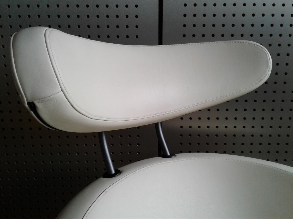 Variér (Stokke) Peel (Crème Wit Leder), Heel Mooi!, Huis en Inrichting, Fauteuils, Ophalen, 75 tot 100 cm, Leer, Zo goed als nieuw