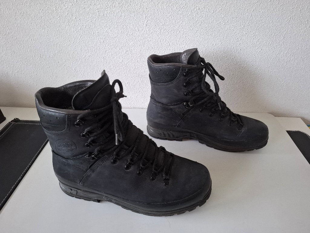 *  Meindl MAAT 46 / 295 B defensie kisten boots / M 1 Vibram, Kleding | Heren, Schoenen, Verzenden, Zwart, Zo goed als nieuw, Wandelschoenen of Bergschoenen