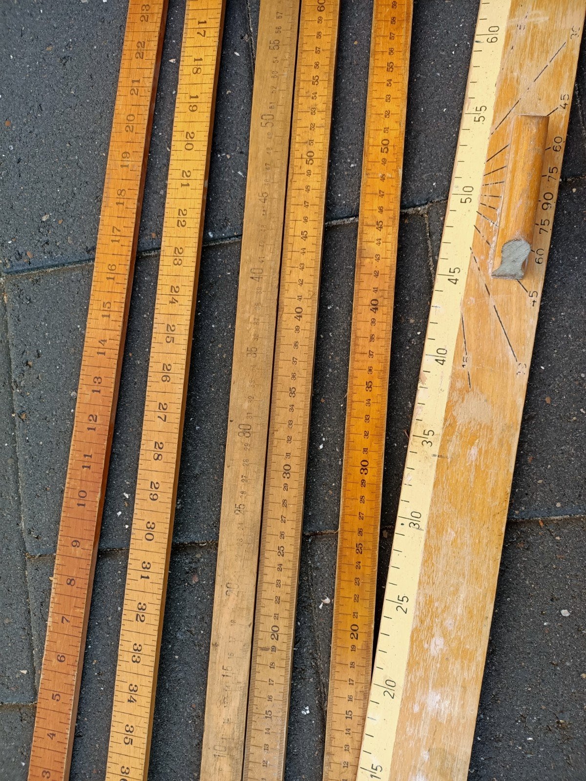 Set van 6vintage houten meetlatten en een winkelhaak, Ophalen, Gebruikt, Afstand