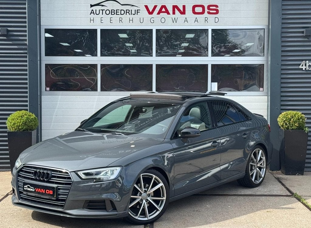 Audi A3 Limousine 1.5 TFSI CoD Design Pro Line Plus l S-line, 4 cilinders, 150 pk, Leder en Stof, Bedrijf