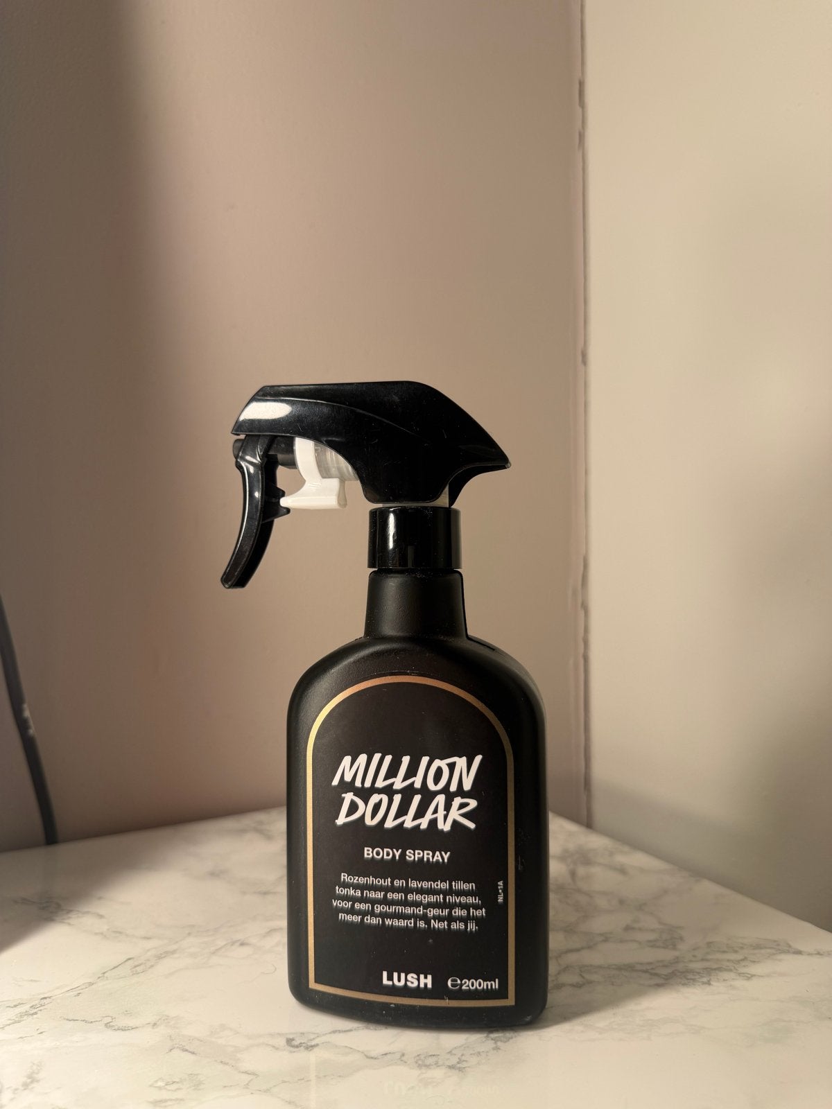 Lush Million Dollar Body Spray - Nieuw en Ongeopend, Ophalen of Verzenden, Nieuw, Deodorant of Bodyspray