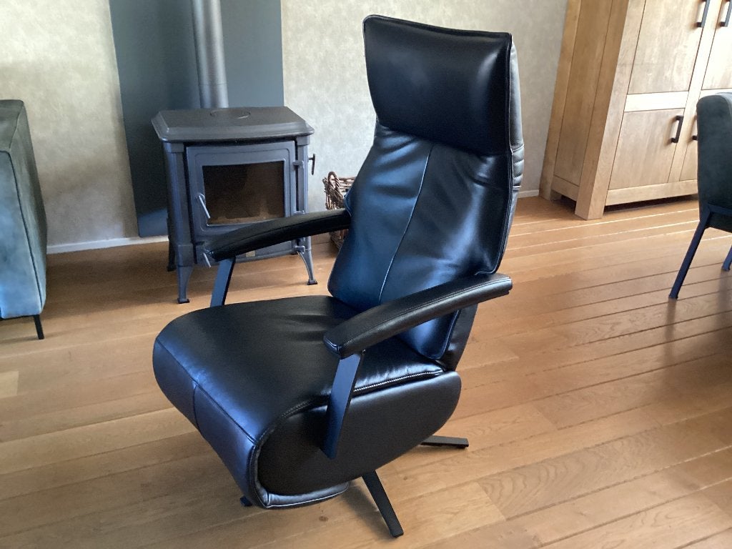 Relax fauteuil elektrisch, Ophalen, Zo goed als nieuw, 50 tot 75 cm, Leer