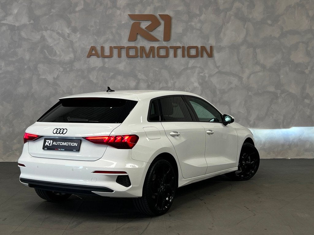 Audi A3 Sportback 40 TFSI-e HYBRIDE|AUTOMAAT|KEYLESS|LAGE KM, Auto's, Stof, Gebruikt, 4 cilinders, 1535 kg