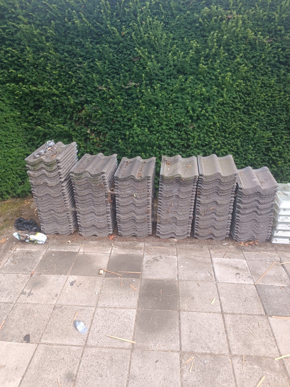 Sneldek dakpannen 140 st gratis, Doe-het-zelf en Verbouw, Dakpannen en Dakbedekking, Gebruikt, Steen of Klei, Ophalen of Verzenden