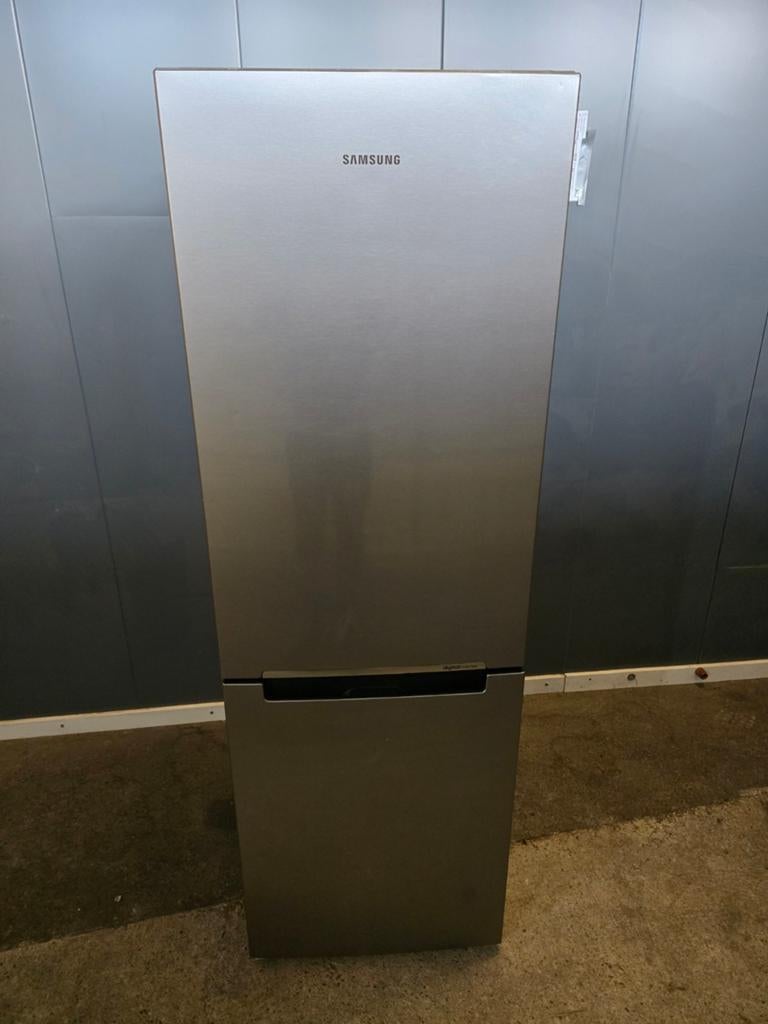 Samsung No Frost Koelvriescombinatie A++ EasySlide, Witgoed en Apparatuur, Koelkasten en IJskasten, Ophalen, Gebruikt, 200 liter of meer