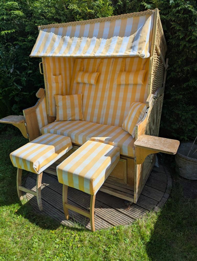 Gezellige Strandkorf - Geel/Wit Gestreepte Loungestoel, Gebruikt, Rotan, Loungeset, Bank