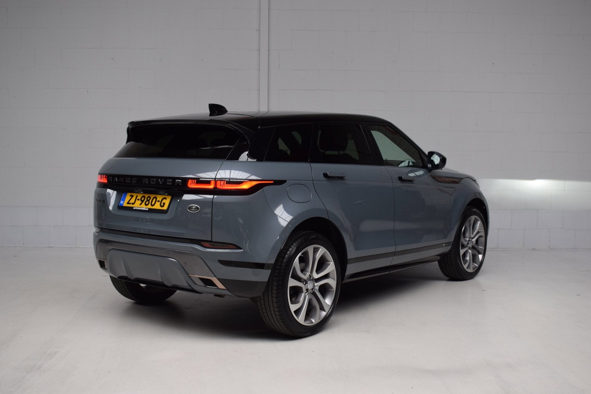 Land Rover Range Rover Evoque 2.0 P250 AWD R-Dynamic First E, Auto's, Dealer onderhouden, 249 pk, Euro 6, 4 cilinders