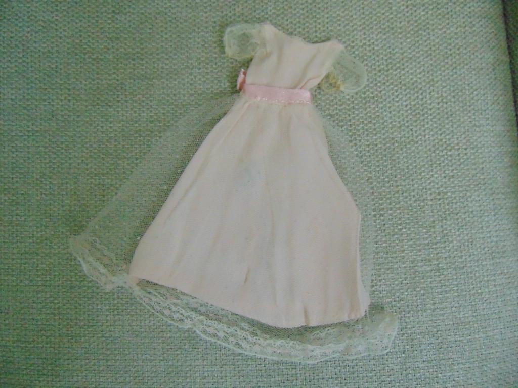 Verschillende soorten Skipper Barbie kleding jaren 60 70 80, Verzamelen, Poppen, Ophalen of Verzenden, Gebruikt, Kleertjes