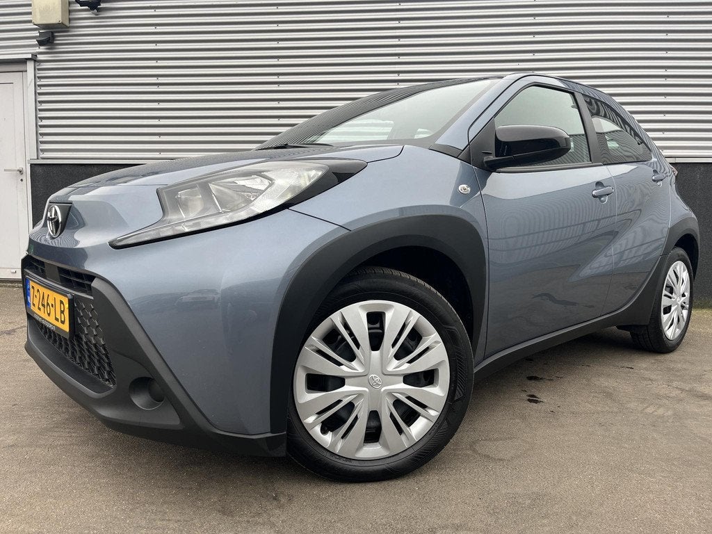 Toyota Aygo X 1.0 VVT-i MT Play Navigatie Apple CarPlay/Andr, Gebruikt, 920 kg, 4 stoelen, Origineel Nederlands