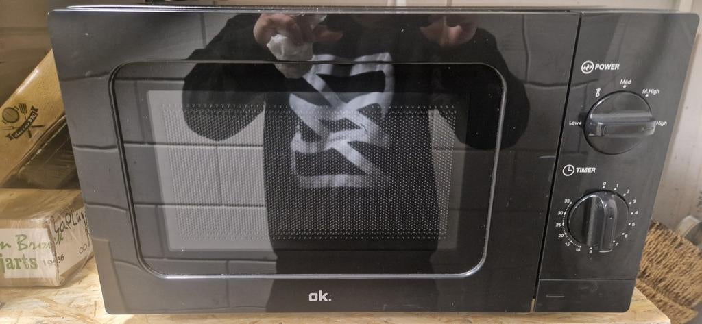 OK. Magnetron - Zwart - Zo goed als nieuw, Witgoed en Apparatuur, Magnetrons, Ophalen of Verzenden, Zo goed als nieuw, Vrijstaand