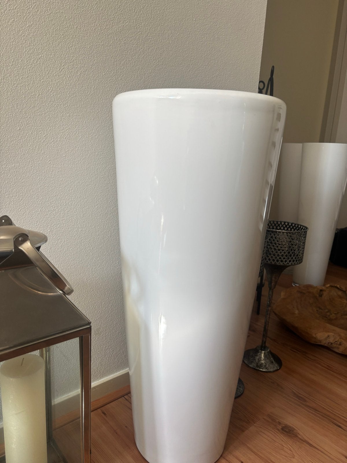 Grote witte vaas/pot, Ophalen, Zo goed als nieuw, Met patroon/structuur, Wit