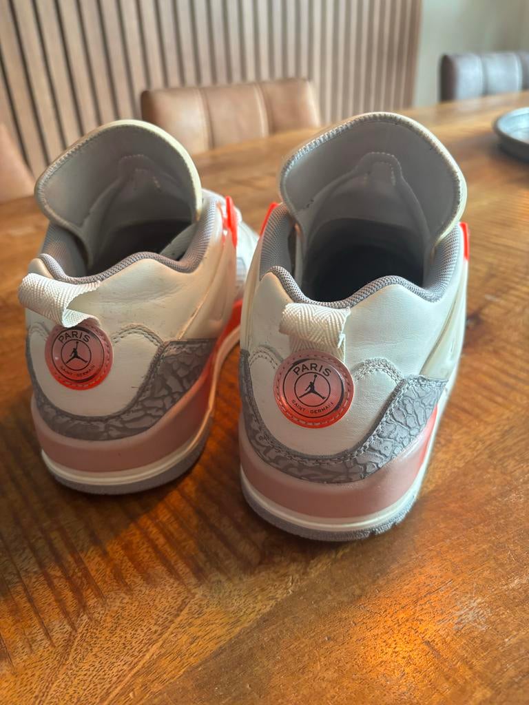 Jordan Spizike, Ophalen of Verzenden, Zo goed als nieuw, Wit, Sneakers of Gympen