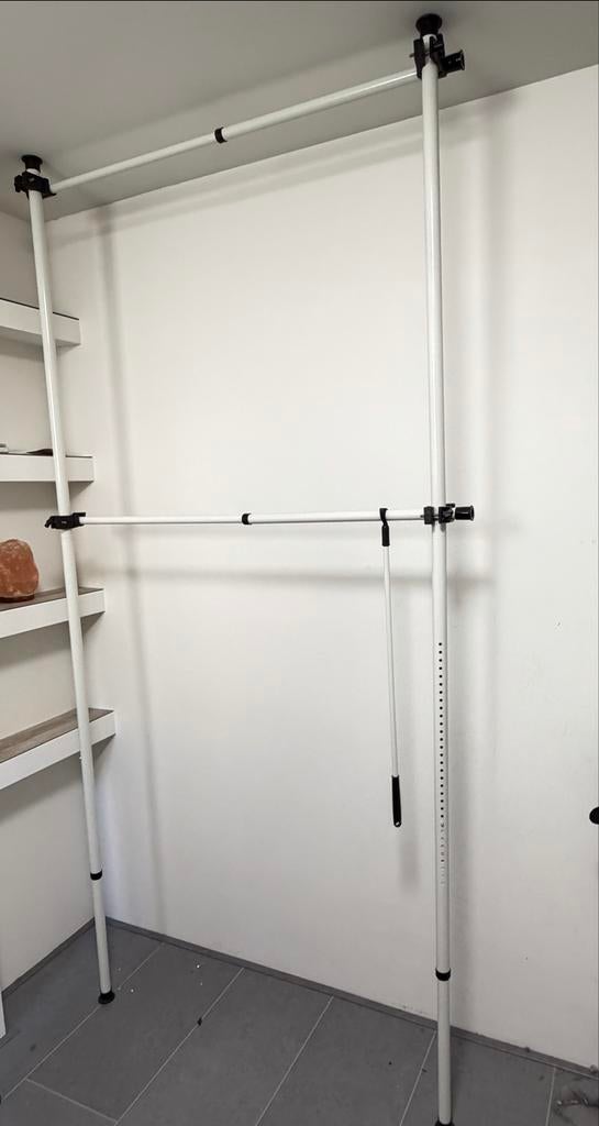 Verstelbaar Kledingrek - 110 cm breed, tot 245 cm hoog, Ophalen, Gebruikt