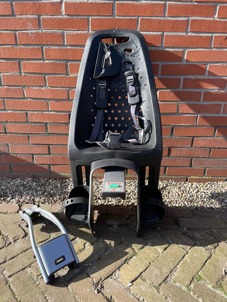 Zgan Yepp achterzitje/fietsstoeltje, zwart met adapter, Ophalen, Zo goed als nieuw